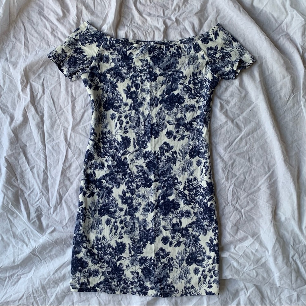 Off the shoulder bodycon dress
